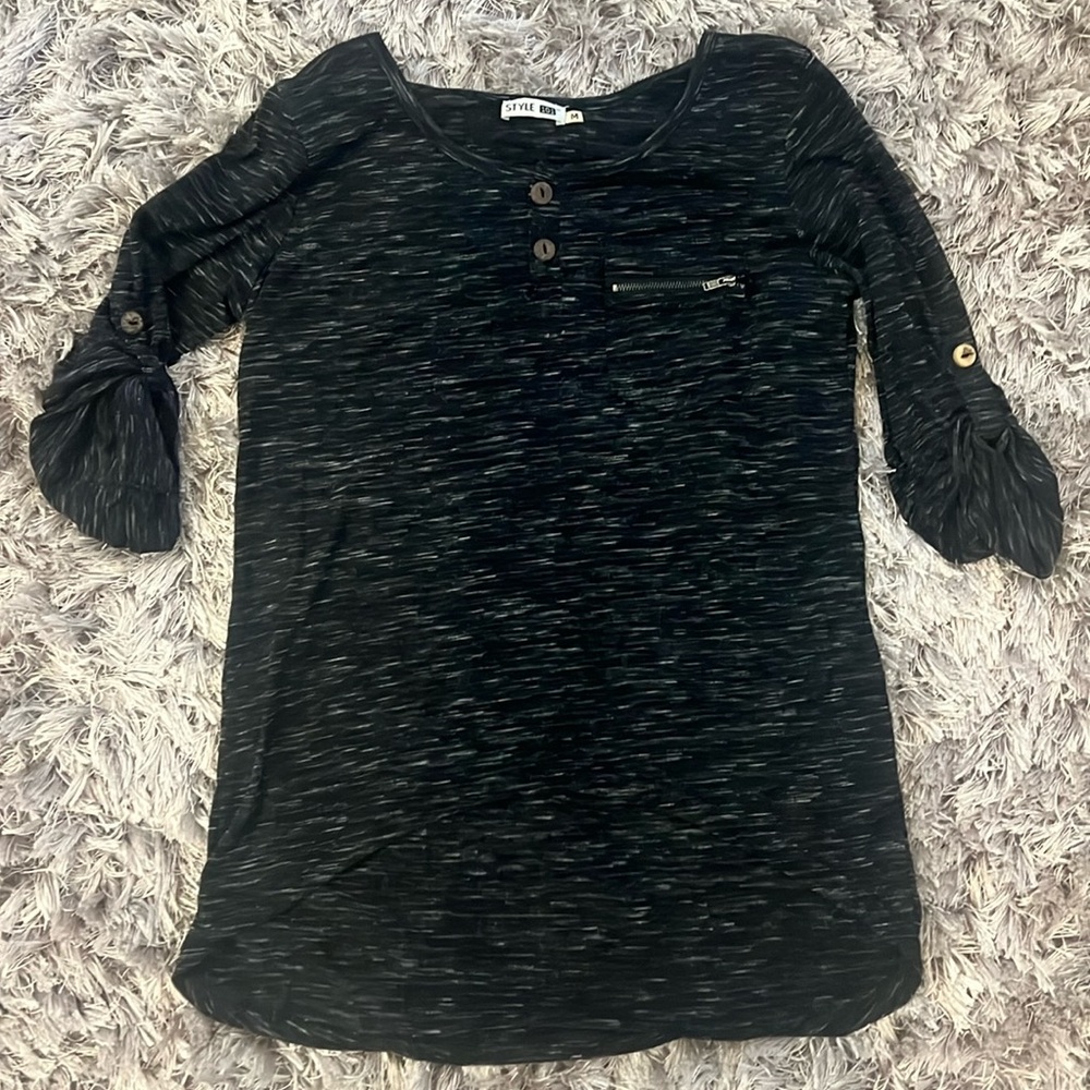 Women’s Size M, Style 101 Black, White and Grey 3/4 Sleeve T-shirt